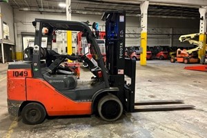 2017 Toyota 8FGC45U  Forklift